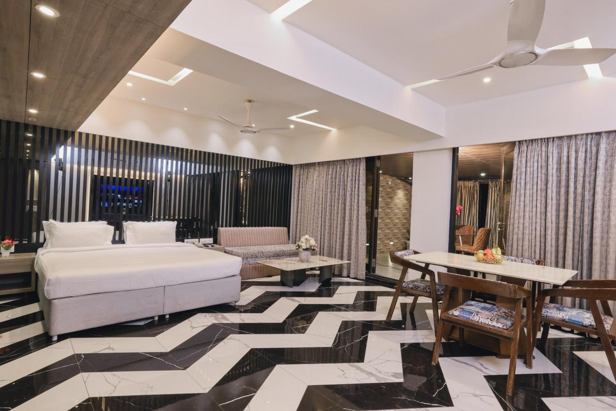 Kumar Resort By Turtle, 罗纳瓦拉 外观 照片